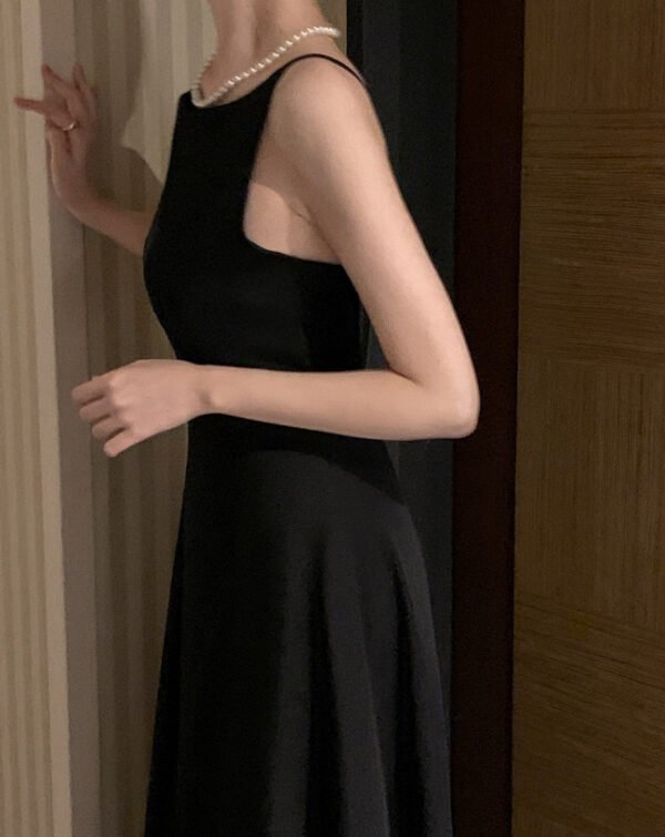 Off-shoulder Sleeveless Waist Slimming Dress - Image 4